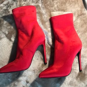 😍 STEVE MADDEN red stilettos booties!
